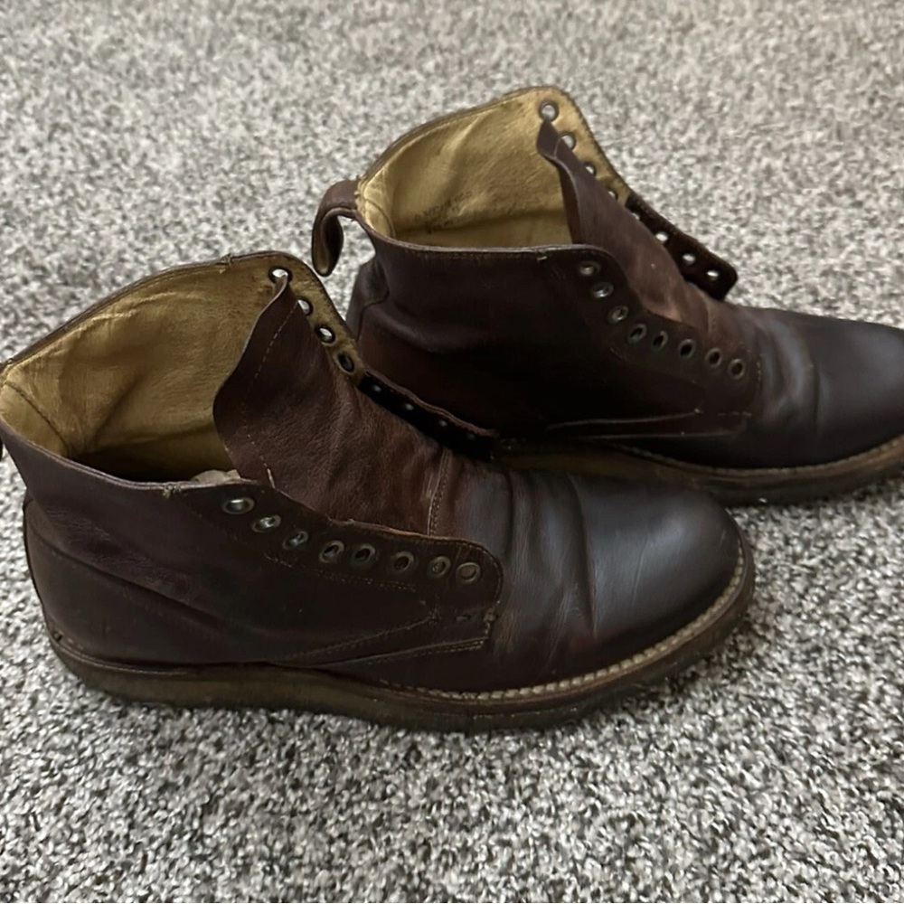 Frye Phillip boots, Brown Leather, size 7 - Picture 2 of 4